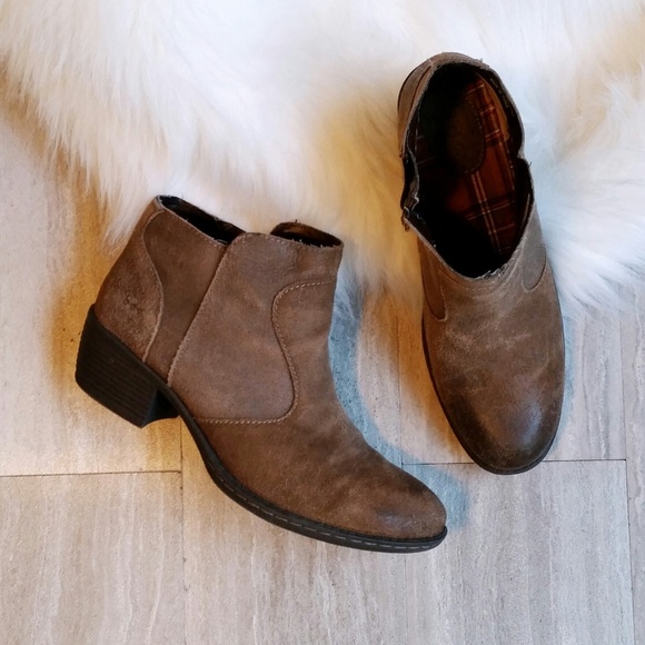 b.o.c. Shoes - Born B.O.C. Brown Burnished Suede Ankle Boots - 9
